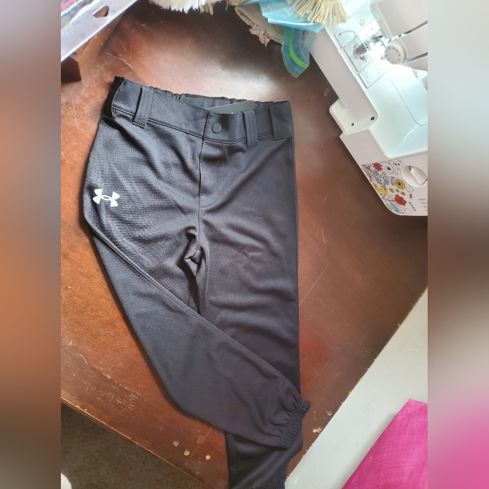 Under Armour black baseball pants